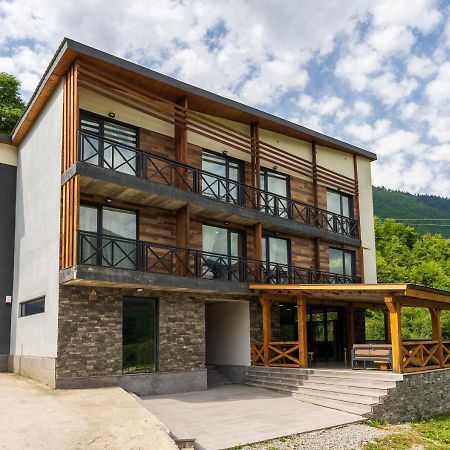 Hotel Latveli Местія Екстер'єр фото
