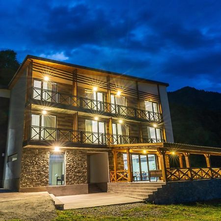 Hotel Latveli Местія Екстер'єр фото