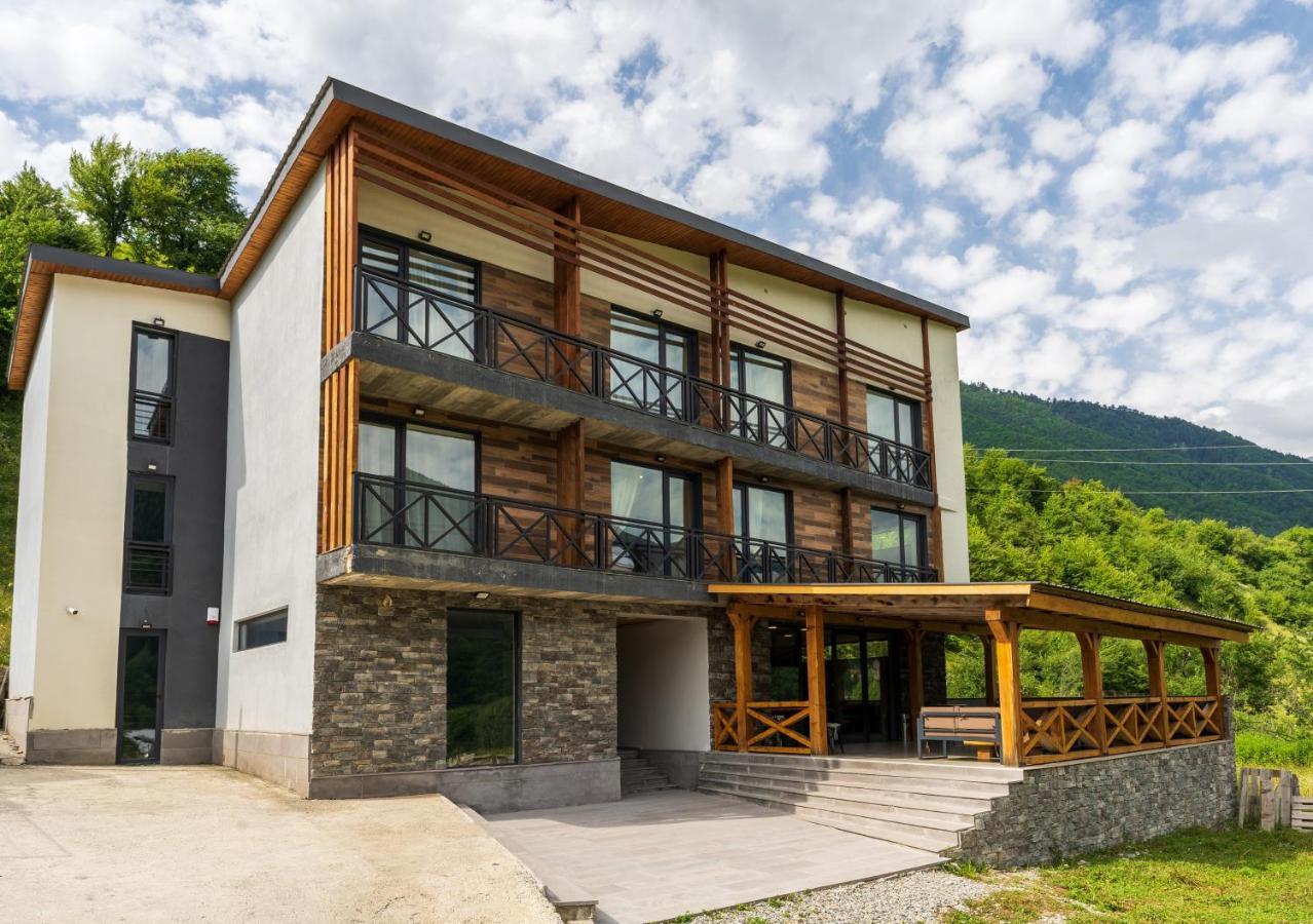 Hotel Latveli Местія Екстер'єр фото